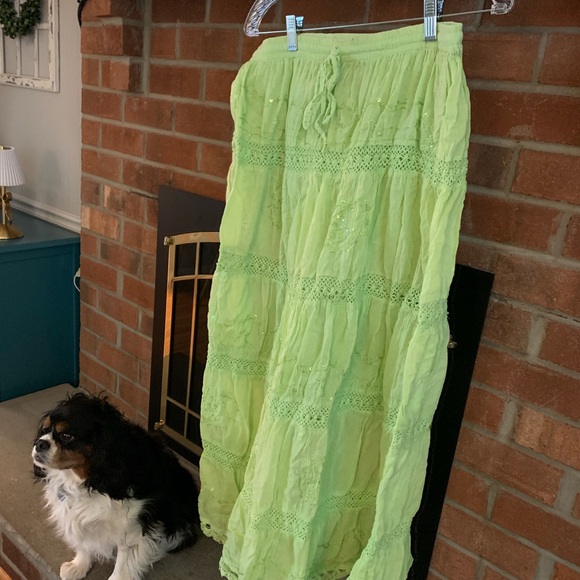 Vibrant Green Lace Maxi Skirt - Picture 2 of 8